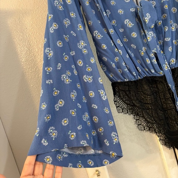 FREE People Forties Feels Bodysuit Blue Daisy Floral Bell Sleeve Black Lace L - Picture 12 of 12